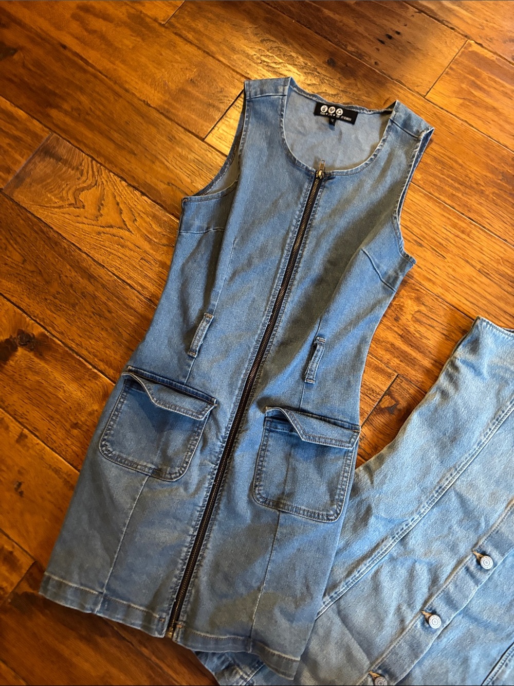 🆕 with tags Light Wash Denim Button-Front Dress & Zipper Pinafore Duo - Picture 5 of 7